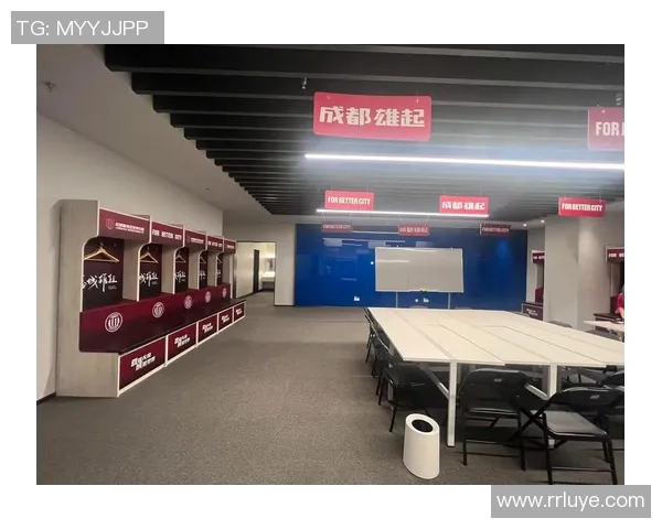 成都足球星卡实体店地址一览及周边推荐购物地标指南