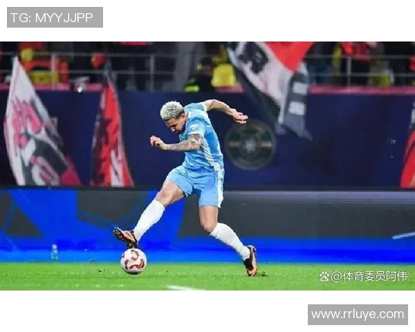 足球巨星赛后发言引发热议球迷关注比赛背后的真情流露